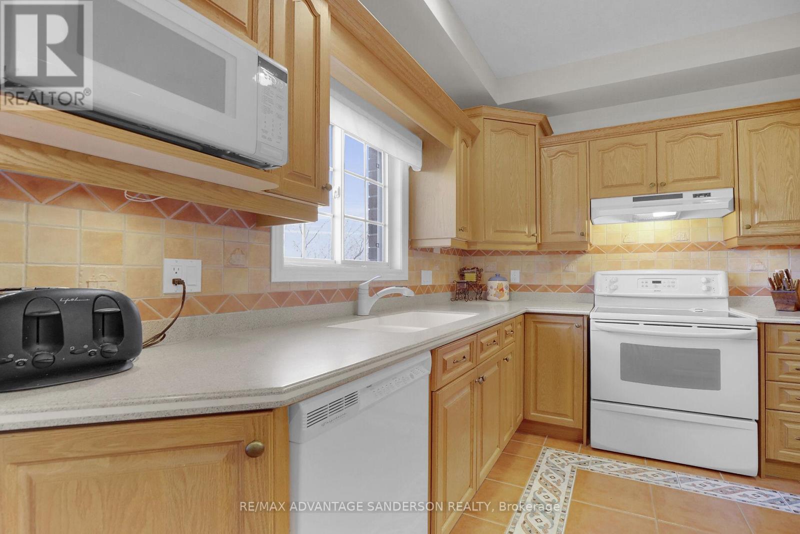 30 Birchcrest Drive, Middlesex Centre (Kilworth), Ontario  N0L 1R0 - Photo 21 - X12024448