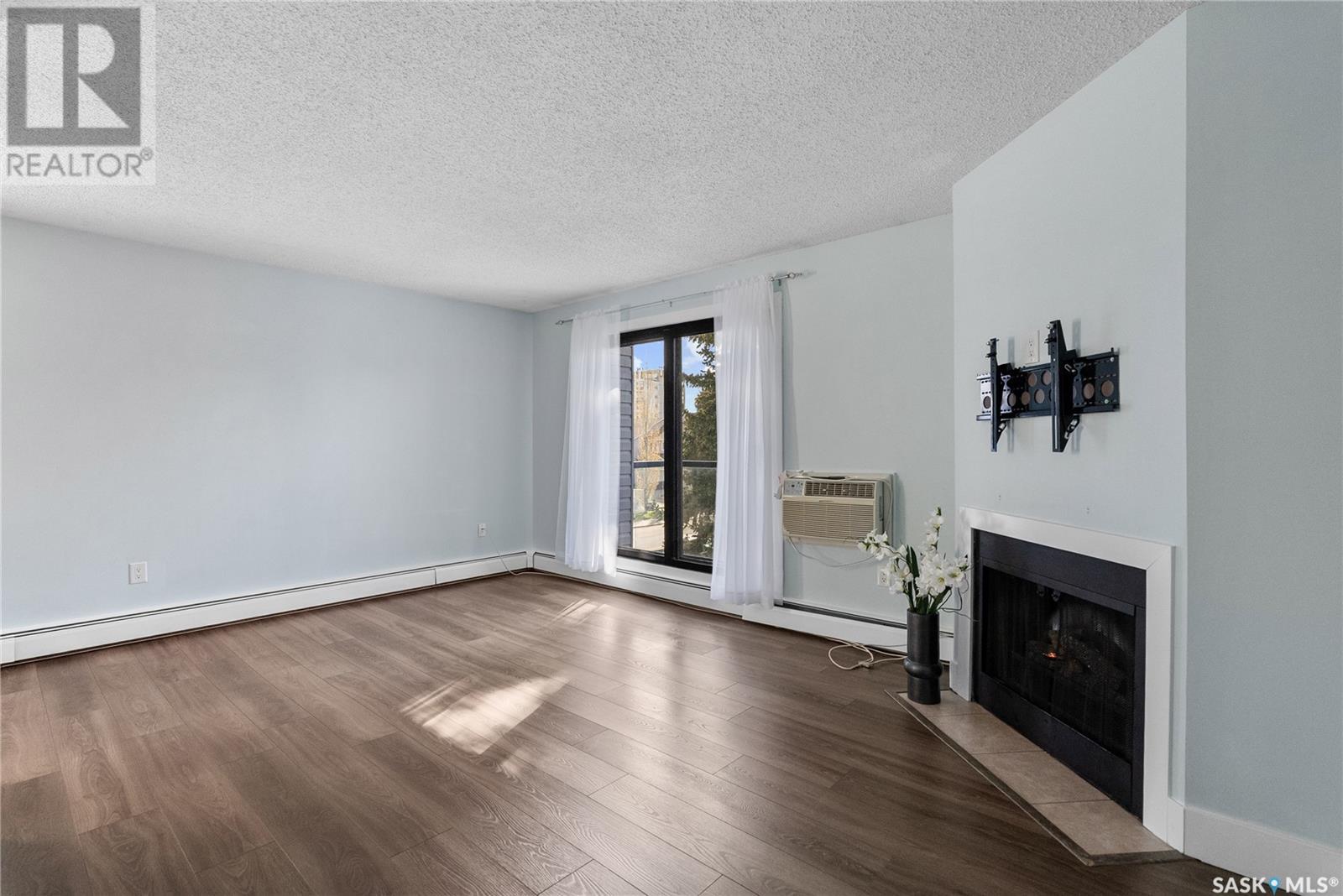 Property at 18 274 Pinehouse DRIVE image 5