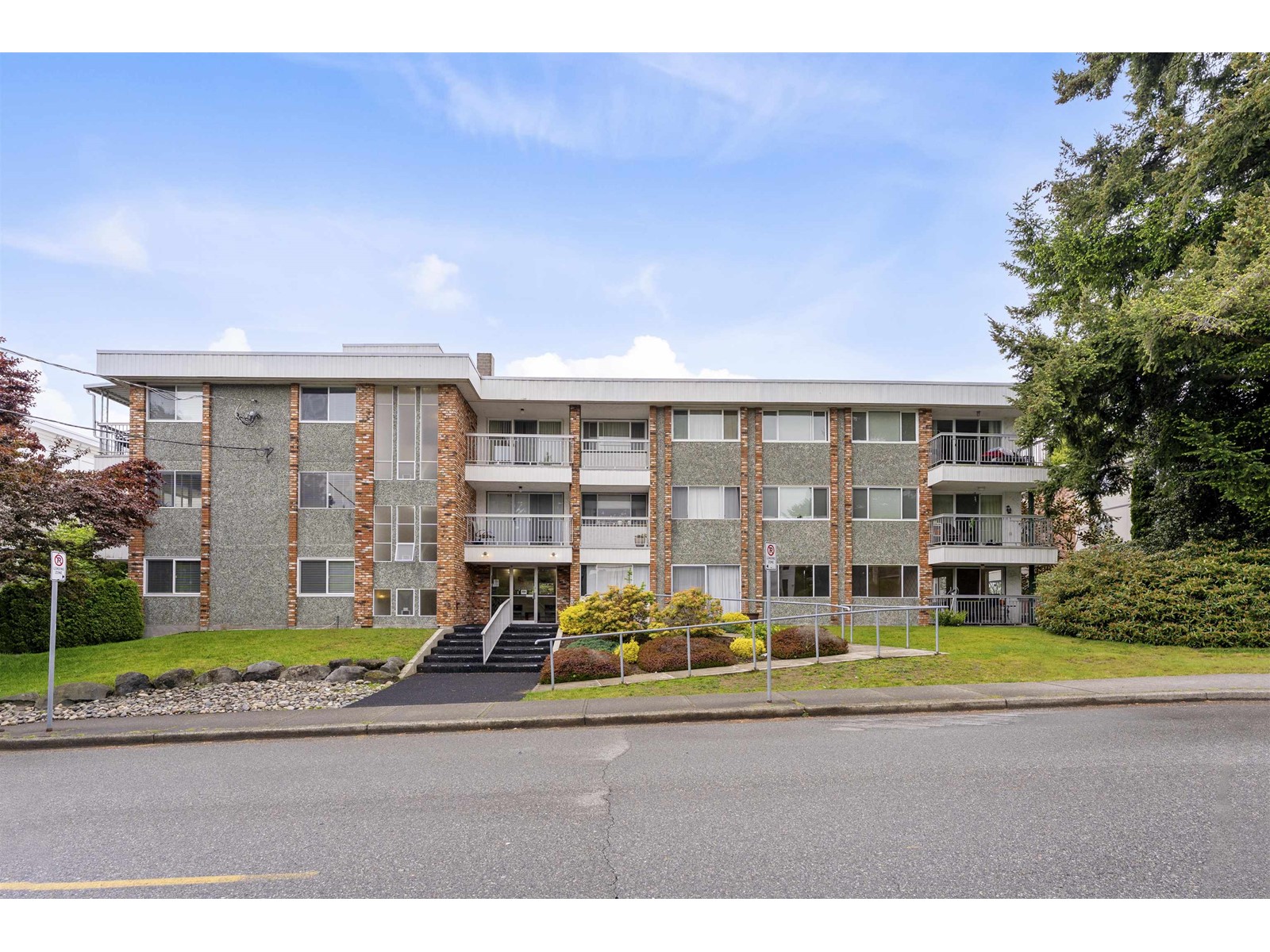106 1331 FIR STREET, white rock, British Columbia
