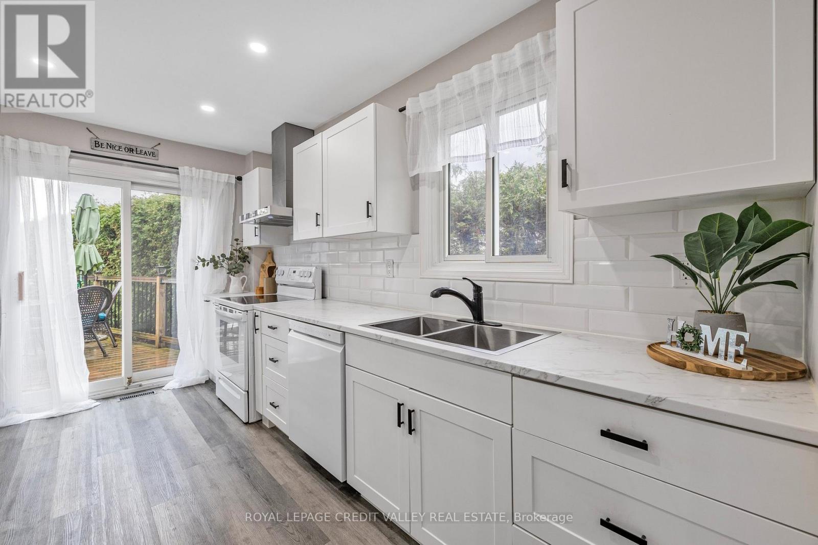Property at 65 MARTINDALE CRESCENT image 4