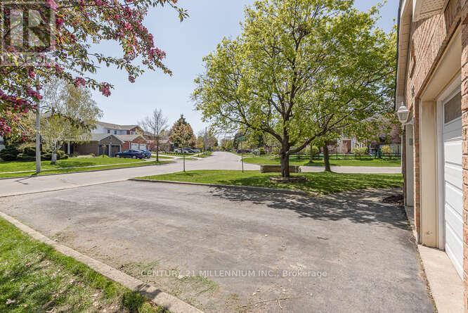 82 Leander Street, Brampton, Ontario  L6S 3M7 - Photo 6 - W12142091