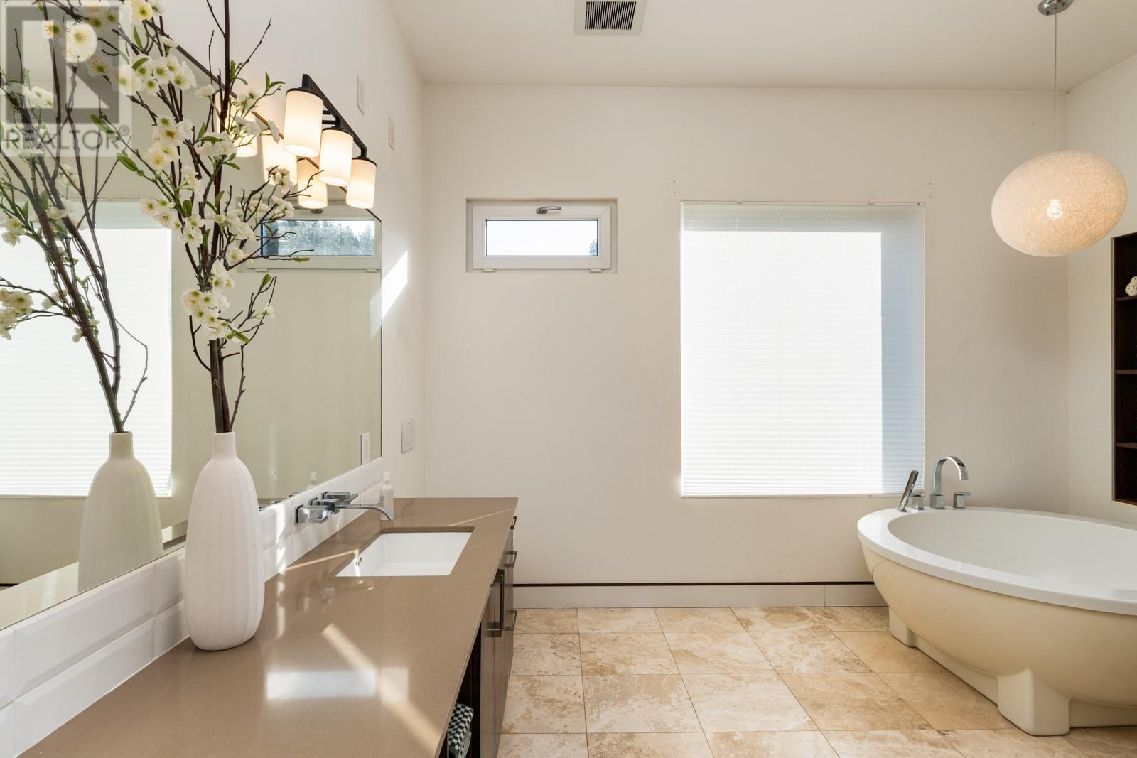 2737 Casa Loma Road, West Kelowna, British Columbia  V1Z 1T6 - Photo 21 - 10347116
