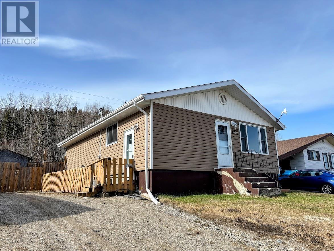 73 Warbler DR, Manitouwadge, Ontario