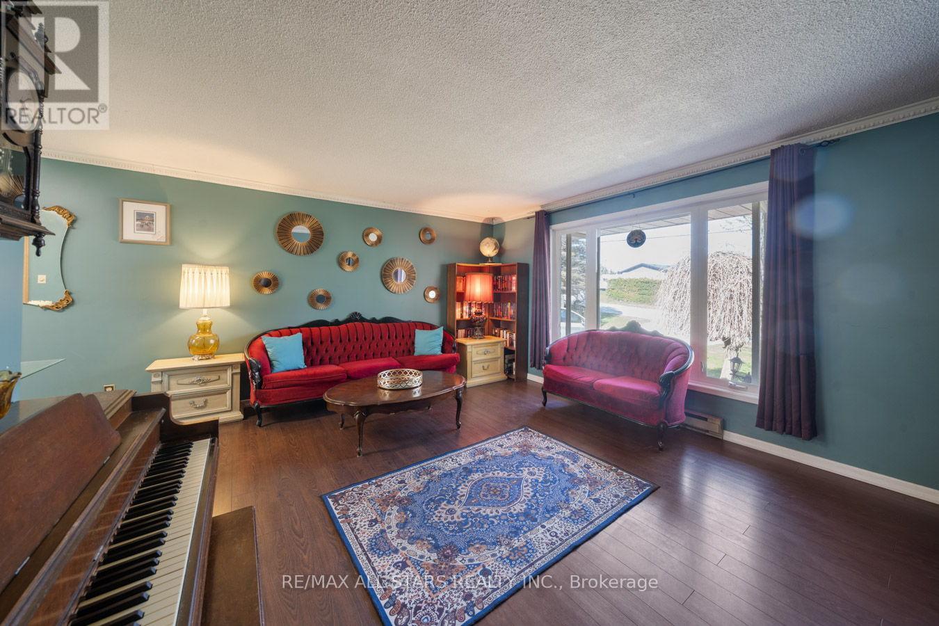Property at 14 IANSON DRIVE image 5