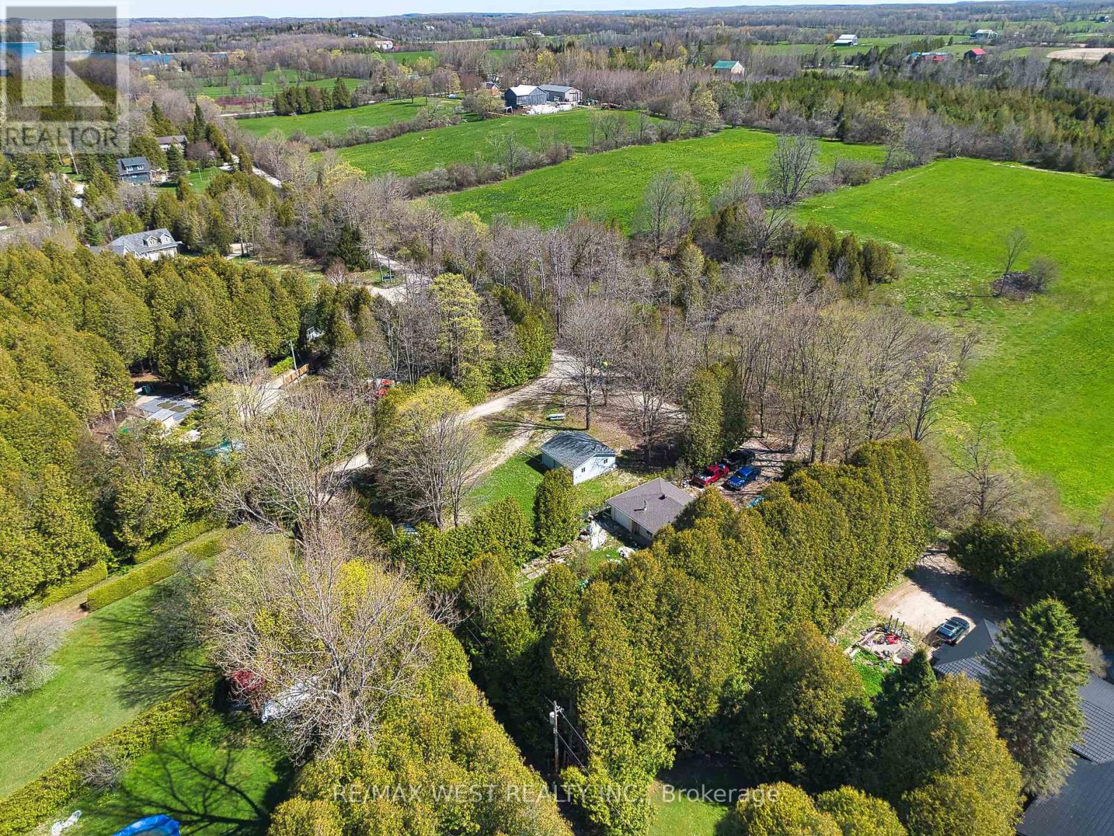 201 Cedars Resort Lane, Grey Highlands, Ontario  N0C 1E0 - Photo 6 - X12077925