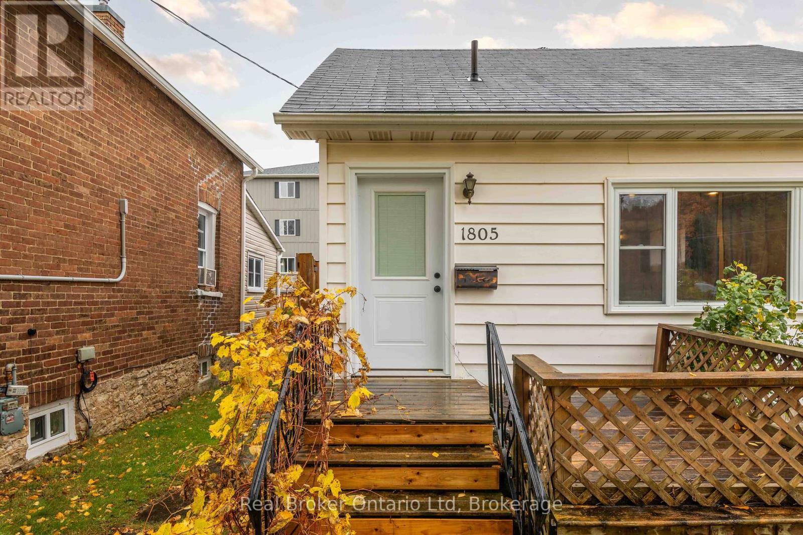 1805 3rd Avenue W, Owen Sound, Ontario  N4K 4R7 - Photo 2 - X12142617