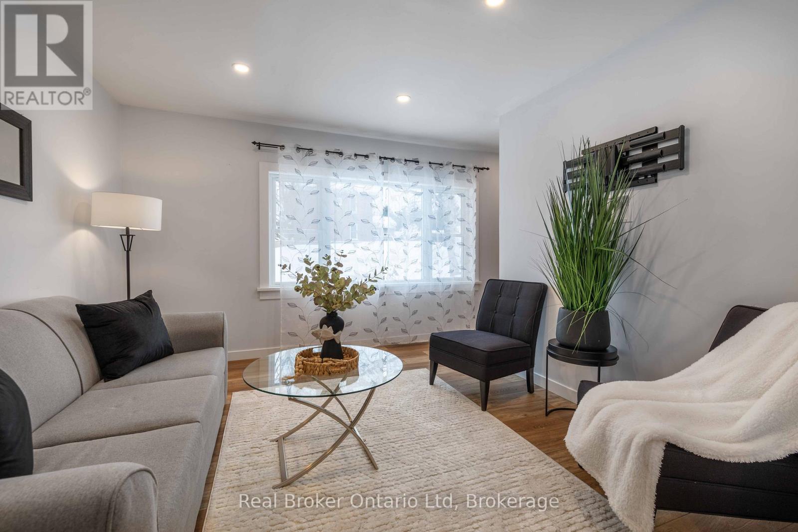 1805 3rd Avenue W, Owen Sound, Ontario  N4K 4R7 - Photo 4 - X12142617