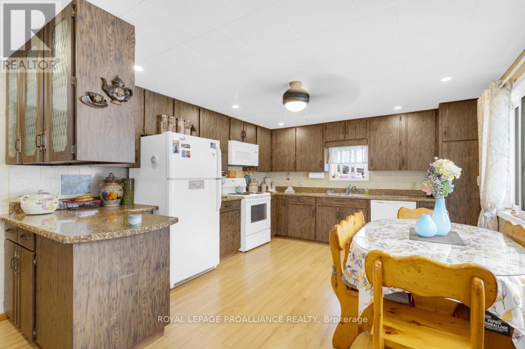 35 John Street, Addington Highlands, Ontario  K0H 1P0 - Photo 5 - X12142627