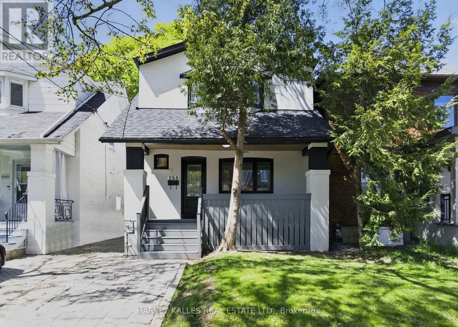 258 BRIAR HILL AVENUE, Toronto, Ontario