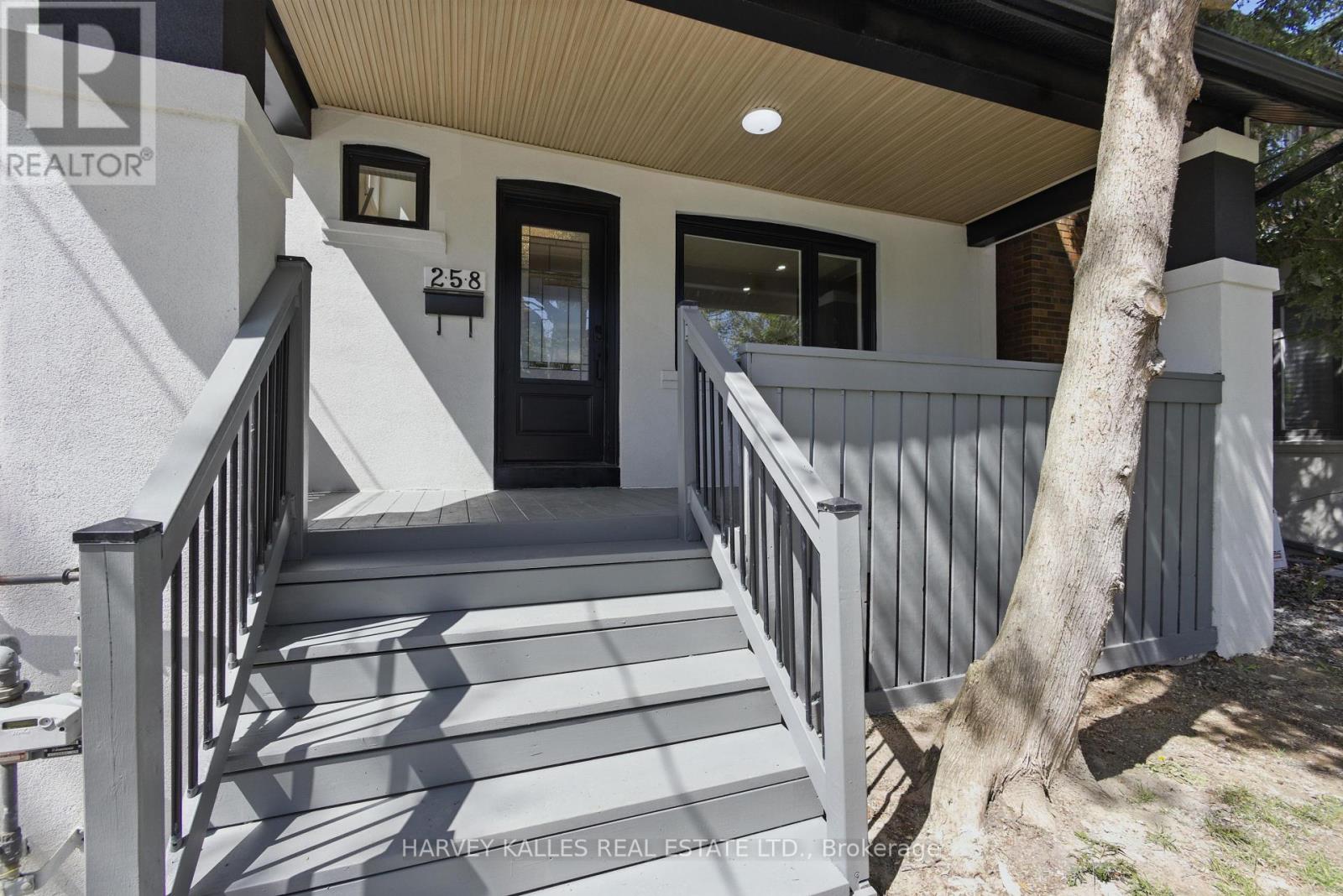 Property at 258 BRIAR HILL AVENUE image 3