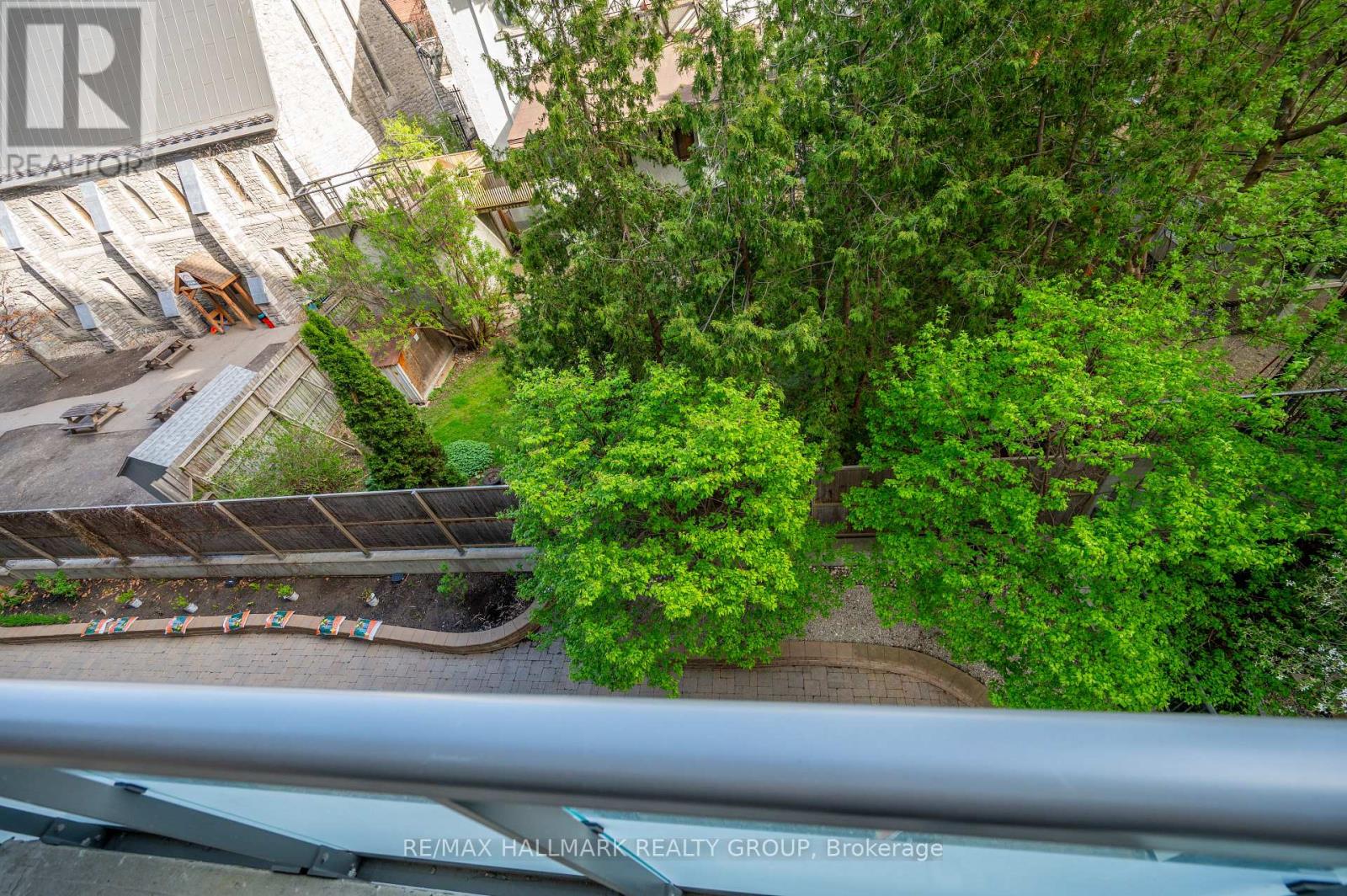 405 - 238 Besserer Street, Ottawa, Ontario  K1N 6B1 - Photo 4 - X12142507