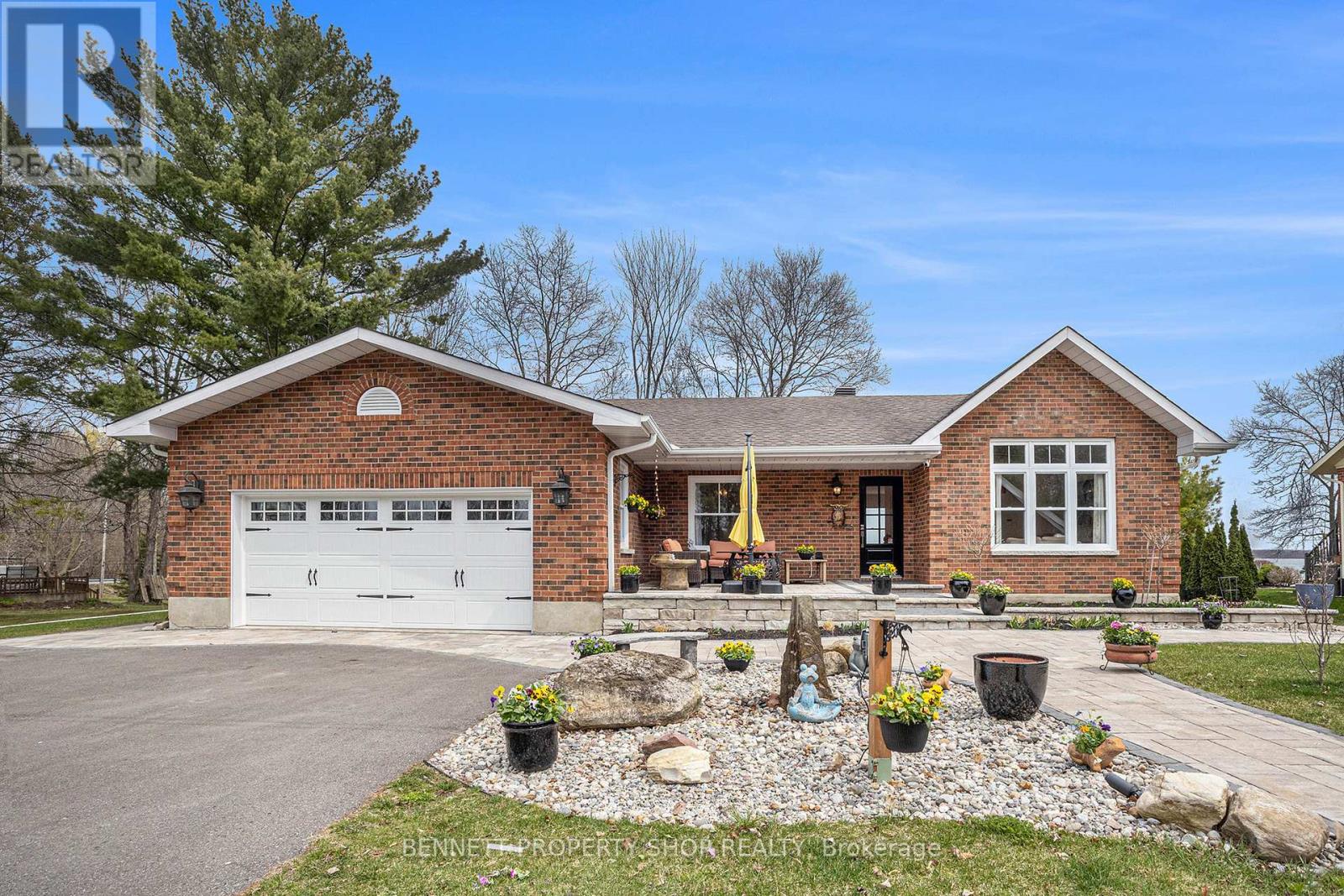 16084 Lakeside Drive, South Stormont, Ontario  K0C 1P0 - Photo 2 - X12142509