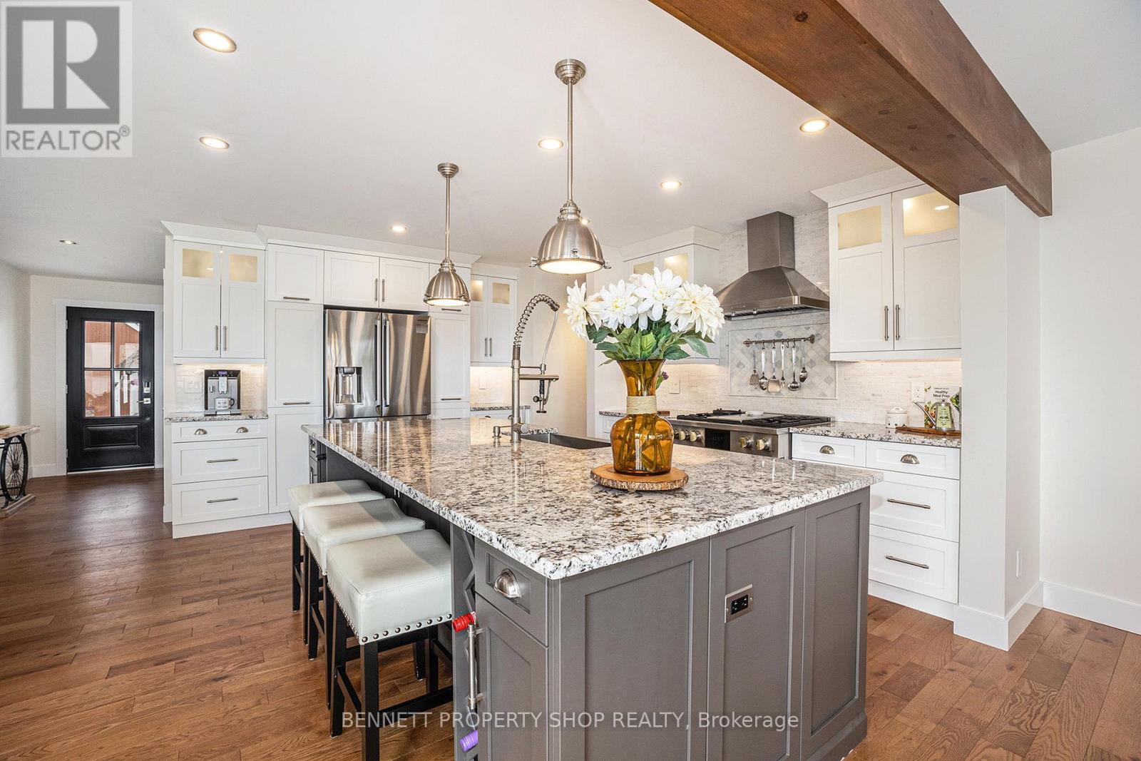 16084 Lakeside Drive, South Stormont, Ontario  K0C 1P0 - Photo 9 - X12142509
