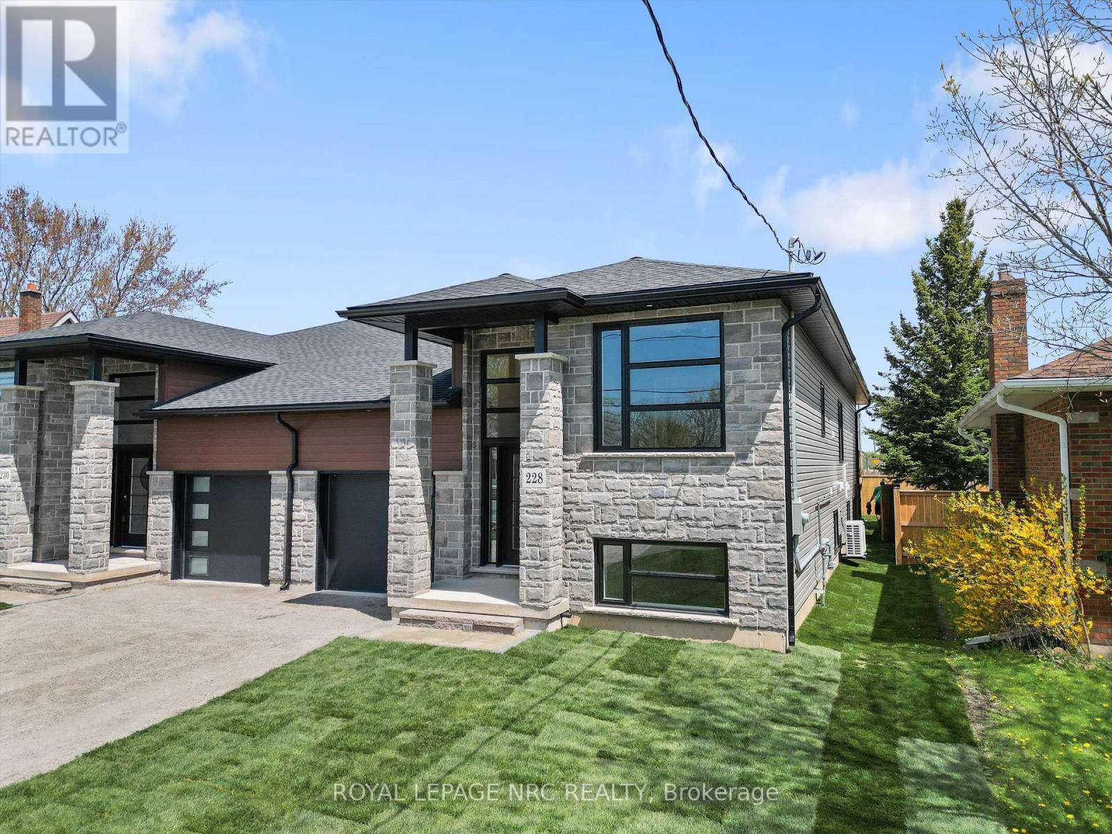 228 Knoll Street, Port Colborne, Ontario  L3K 5B6 - Photo 4 - X12142639