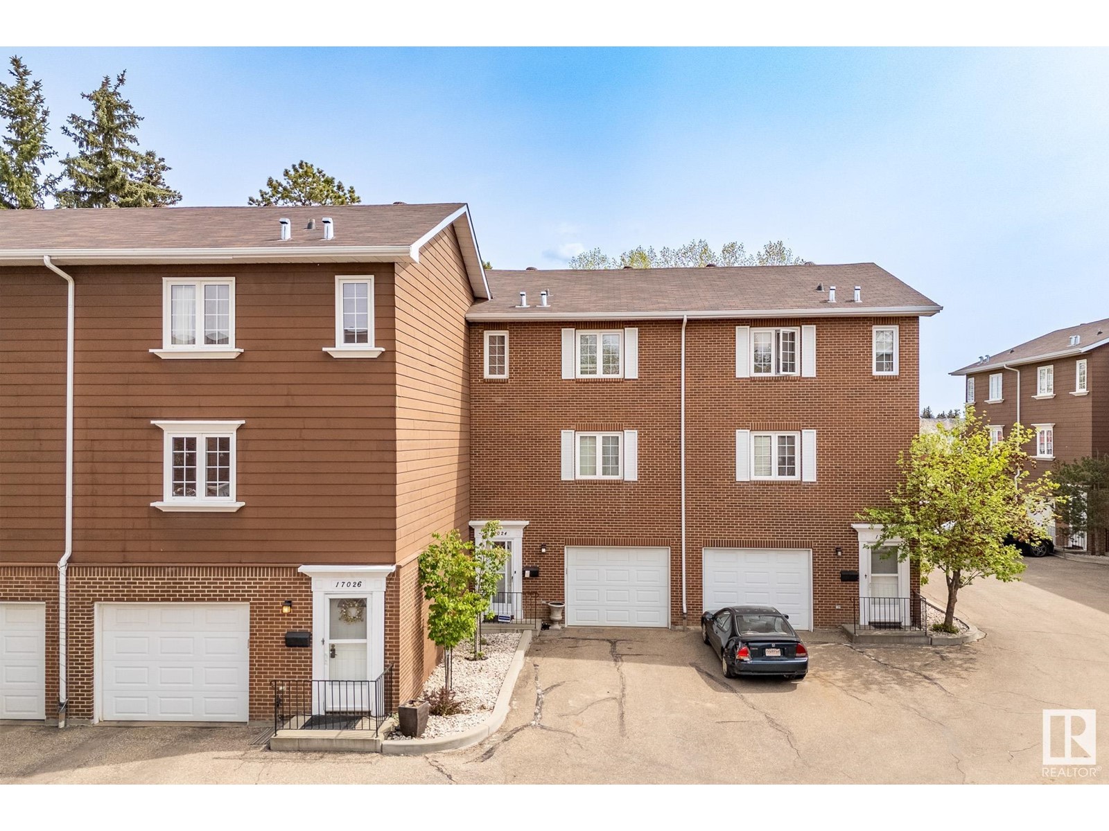 Property at 17024 67 AV NW image 1