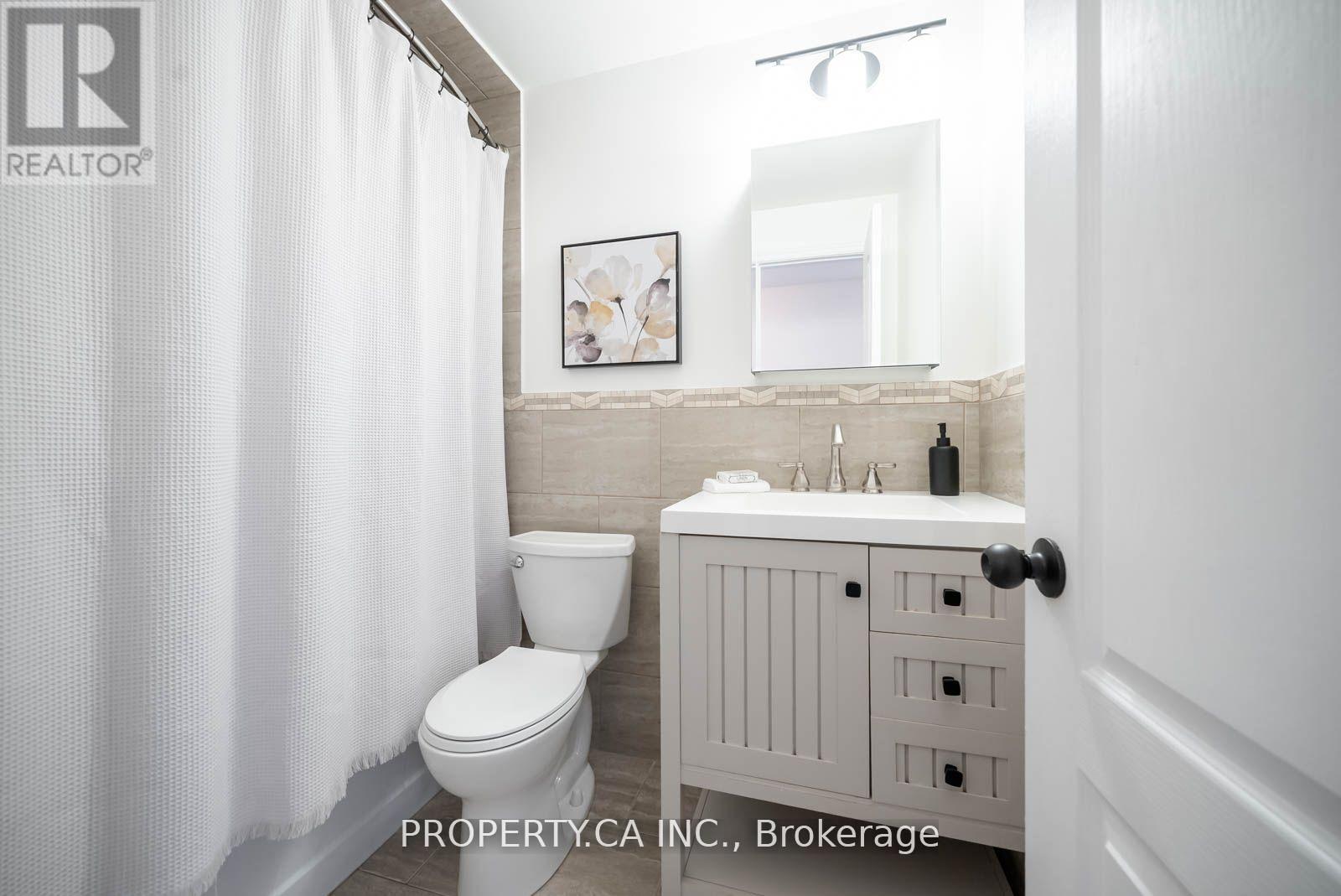 737 1/2 Craven Road, Toronto, Ontario  M4L 2Z7 - Photo 17 - E12142462