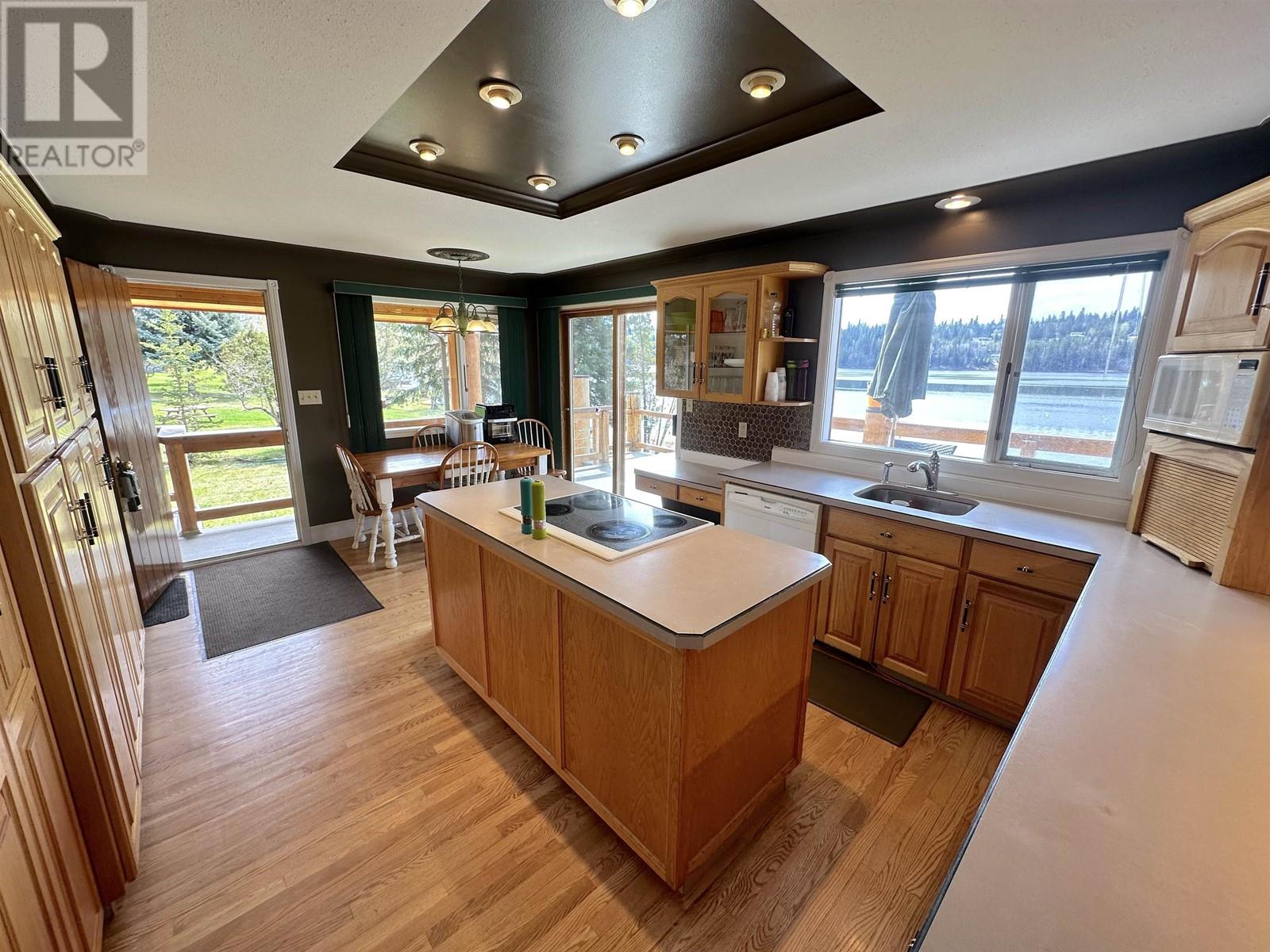 6126 Lakeshore Drive, 100 Mile House, British Columbia  V0K 2E3 - Photo 20 - R3001569