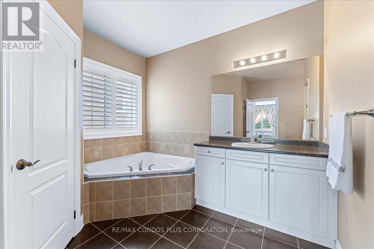 131 Lady Nadia Drive, Vaughan, Ontario  L6A 4E6 - Photo 24 - N12142425