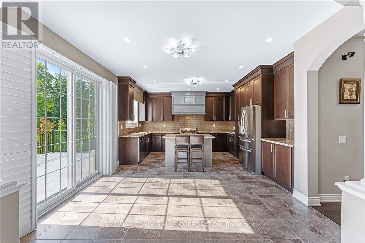 131 Lady Nadia Drive, Vaughan, Ontario  L6A 4E6 - Photo 4 - N12142425