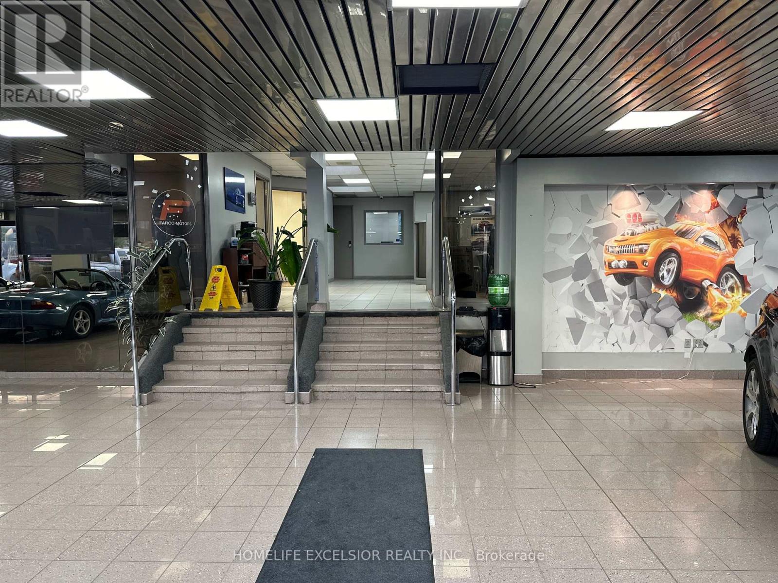 17315 Yonge Street, Newmarket, Ontario  L3Y 8Z2 - Photo 3 - N12142447