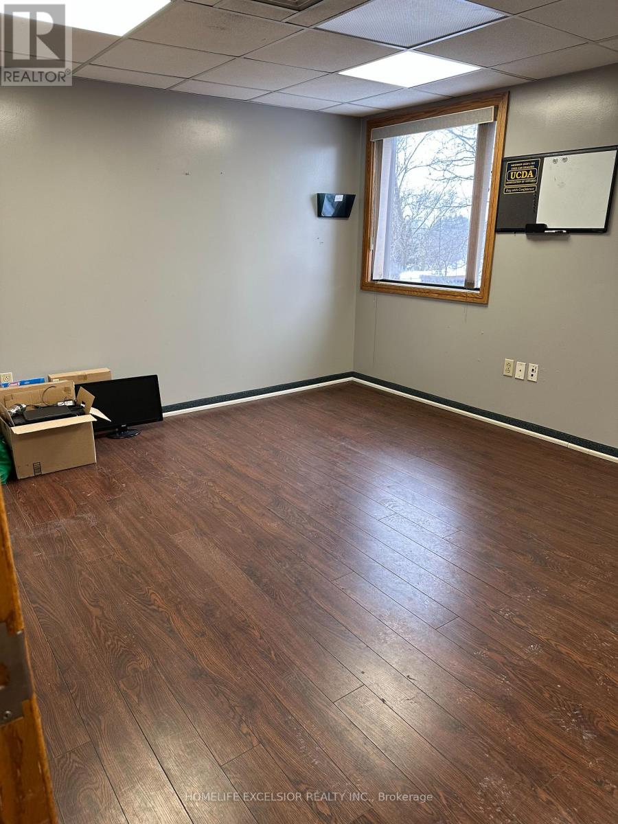 17315 Yonge Street, Newmarket, Ontario  L3Y 8Z2 - Photo 4 - N12142447
