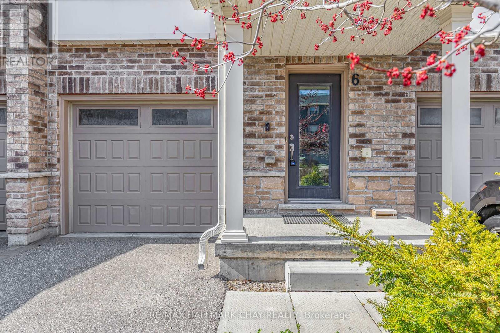 Property at 6 - 1 LEGGOTT AVENUE image 3