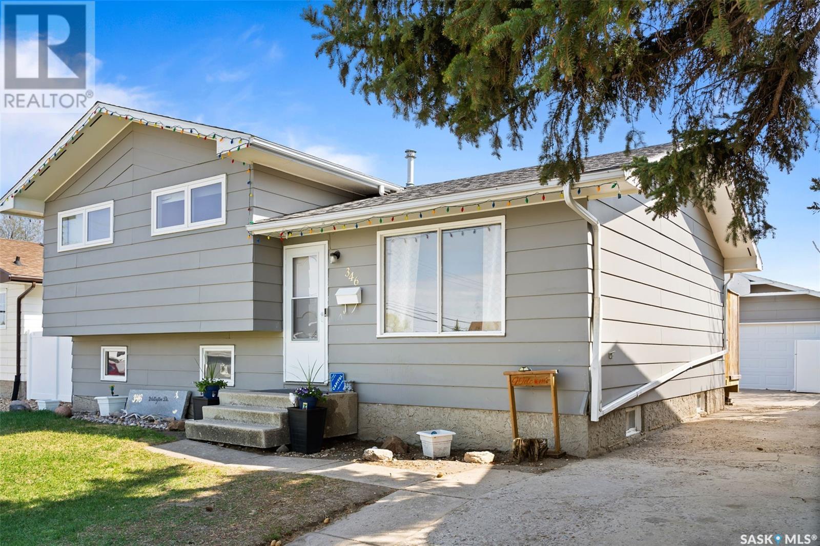 Property at 346 Wellington DRIVE image 2