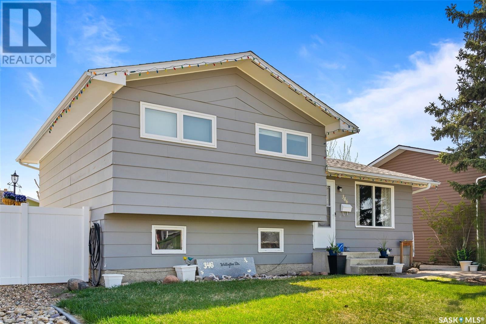 Property at 346 Wellington DRIVE image 3
