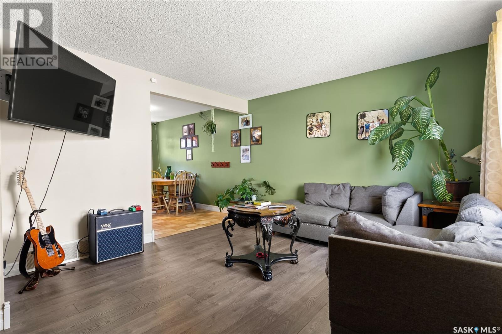 Property at 346 Wellington DRIVE image 4