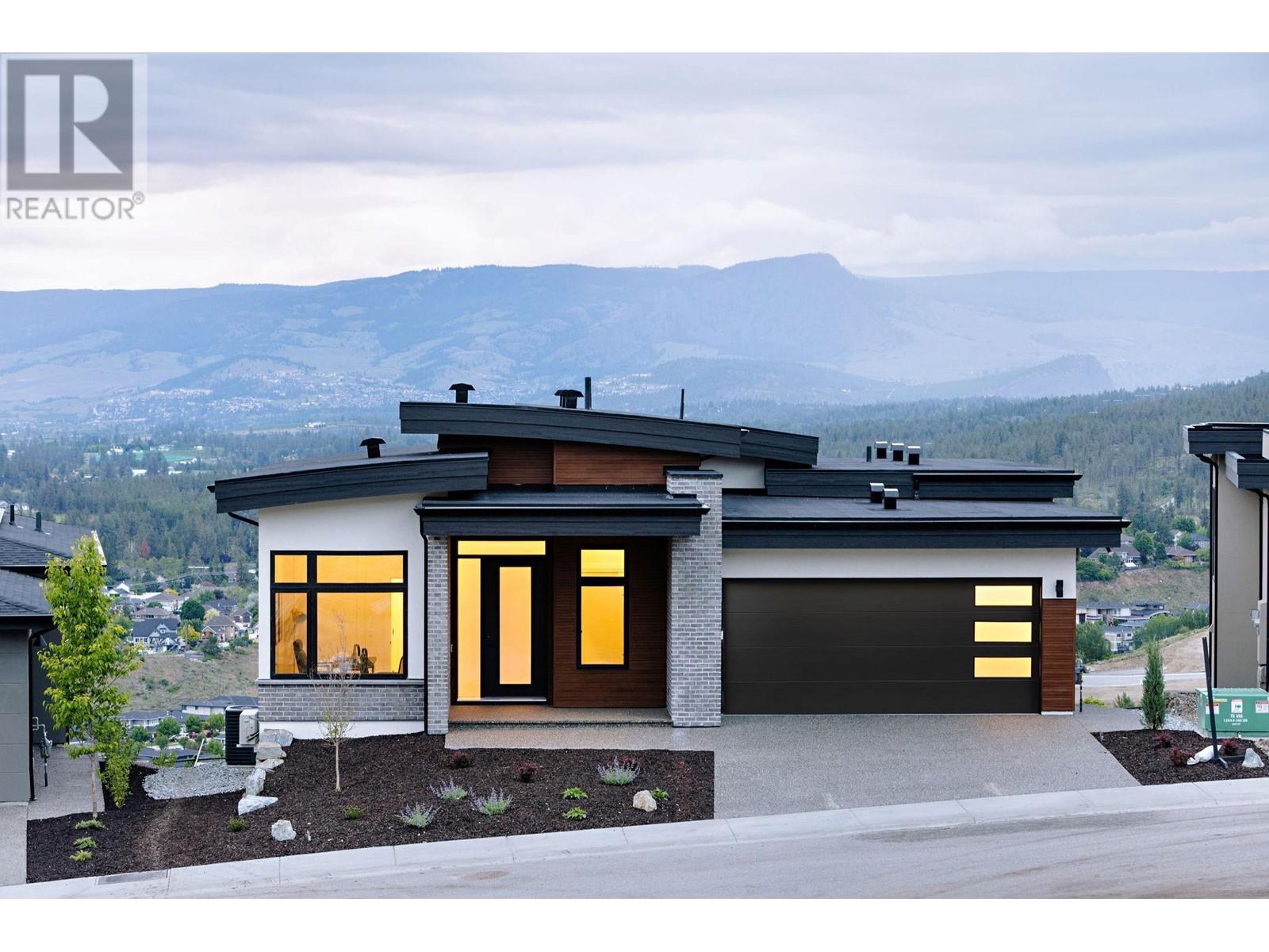 1050 Emslie Street, Kelowna, British Columbia
