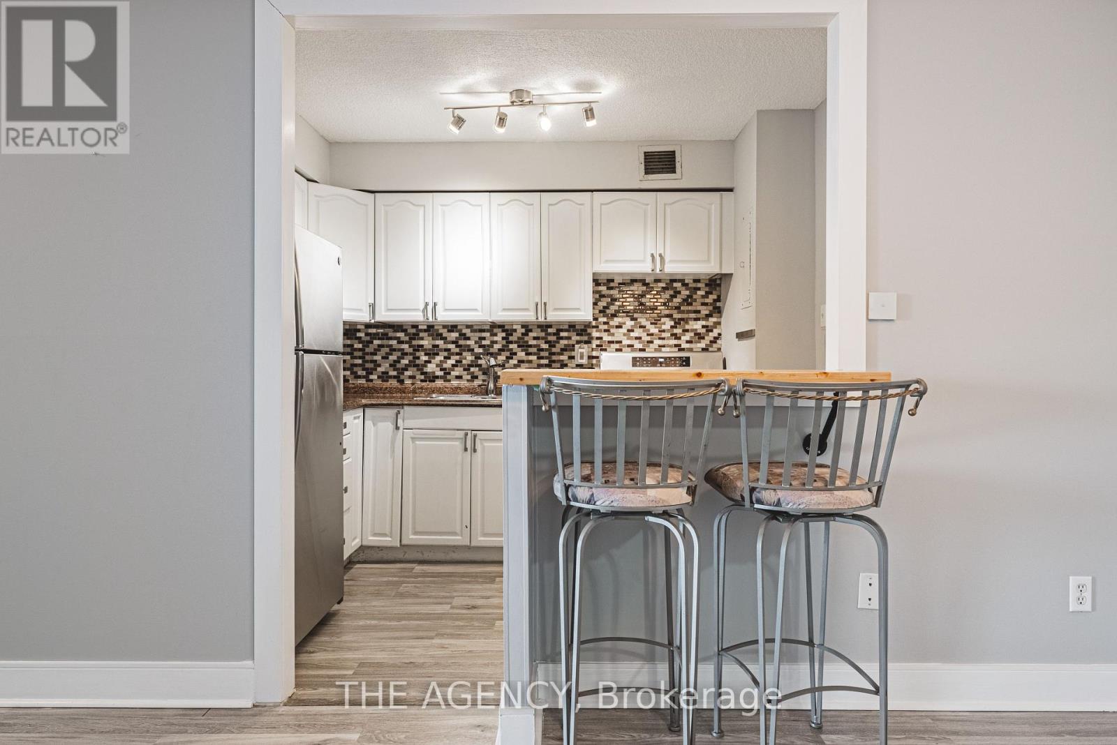 1410 - 975 Warwick Court, Burlington, Ontario  L7T 3Z7 - Photo 12 - W12142393