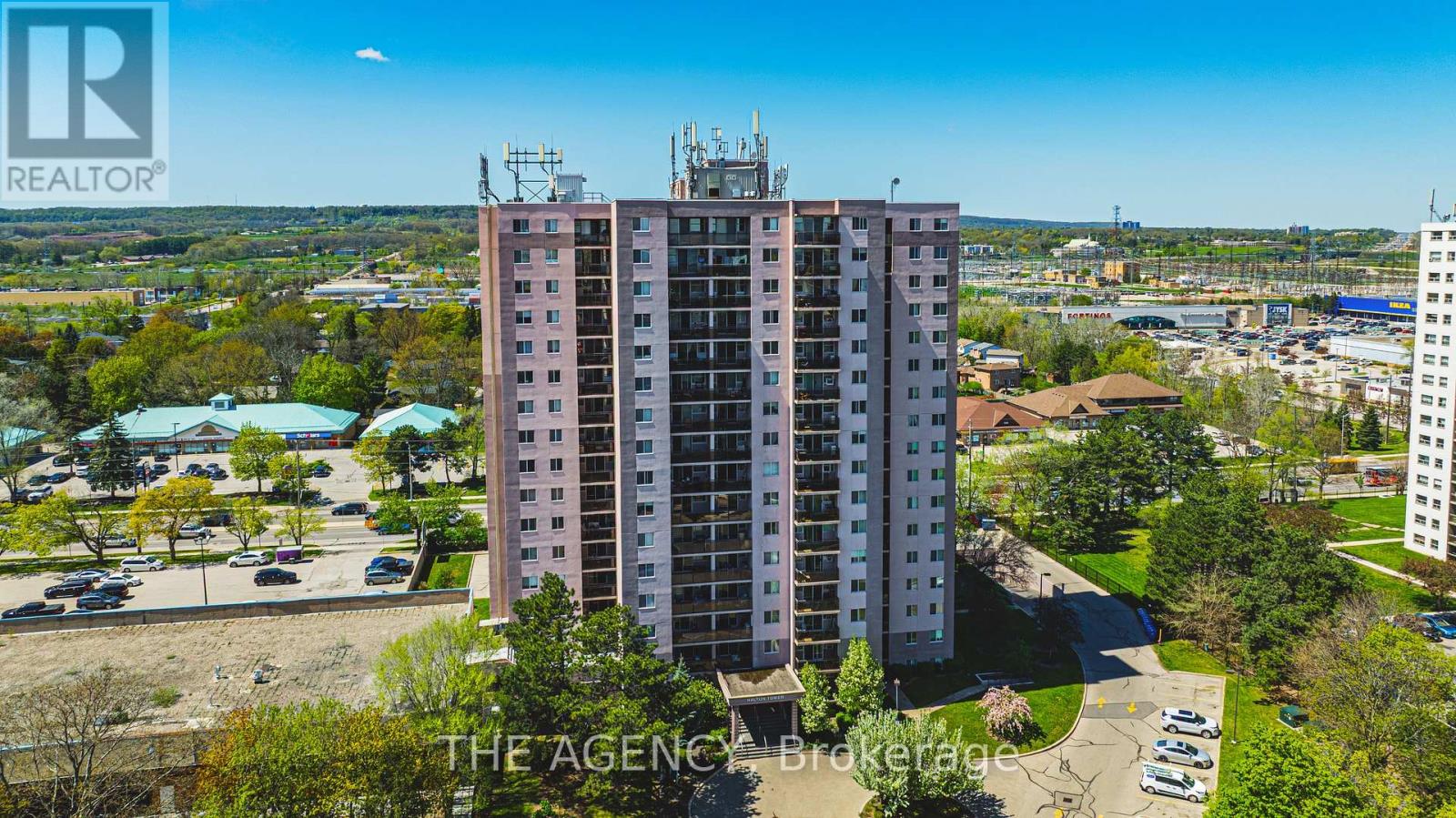 1410 - 975 Warwick Court, Burlington, Ontario  L7T 3Z7 - Photo 4 - W12142393