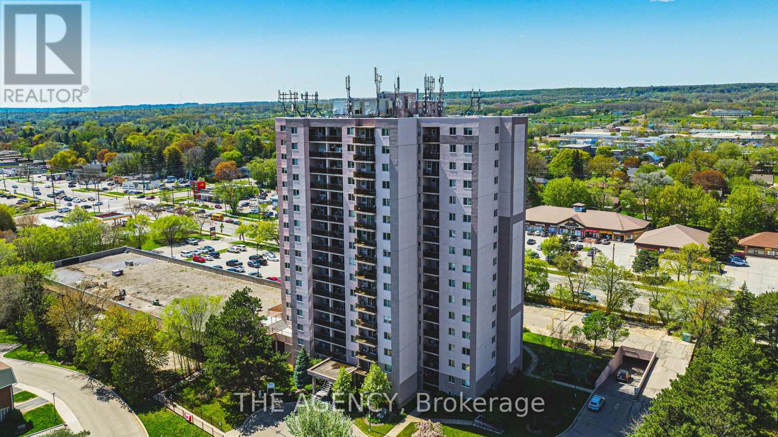 1410 - 975 Warwick Court, Burlington, Ontario  L7T 3Z7 - Photo 6 - W12142393