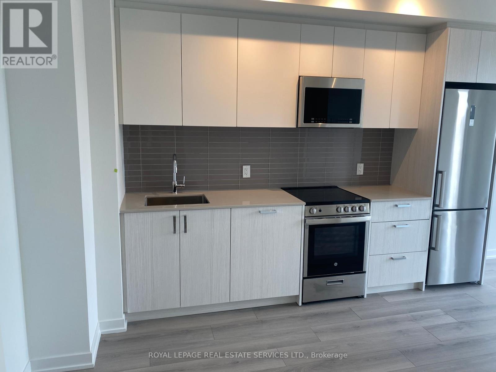 621 - 1787 St Clair Avenue W, Toronto, Ontario  M6N 1J6 - Photo 4 - W12142400