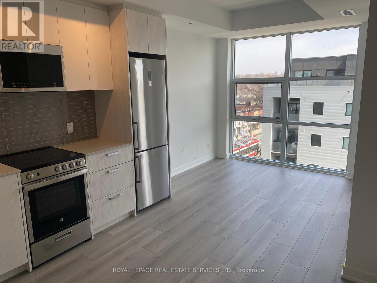 621 - 1787 St Clair Avenue W, Toronto, Ontario  M6N 1J6 - Photo 5 - W12142400