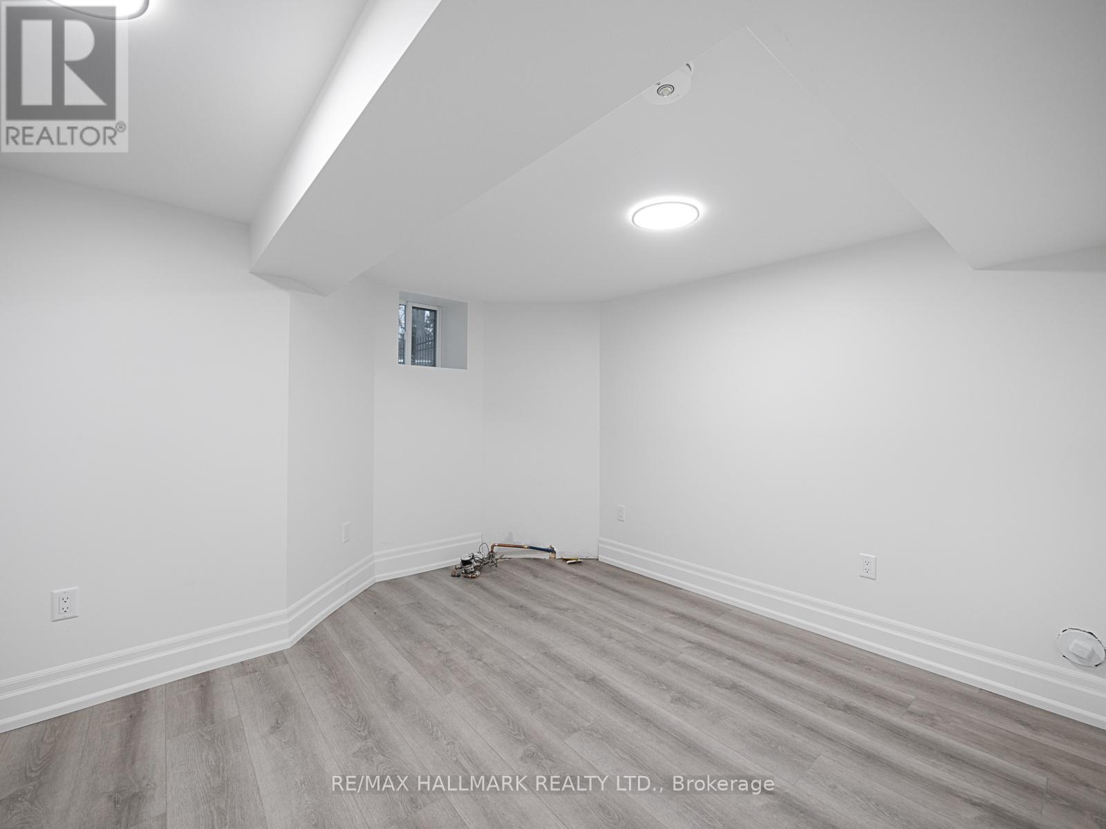 Lower Level - 547 Indian Road, Toronto, Ontario  M6P 2B9 - Photo 10 - W12142403