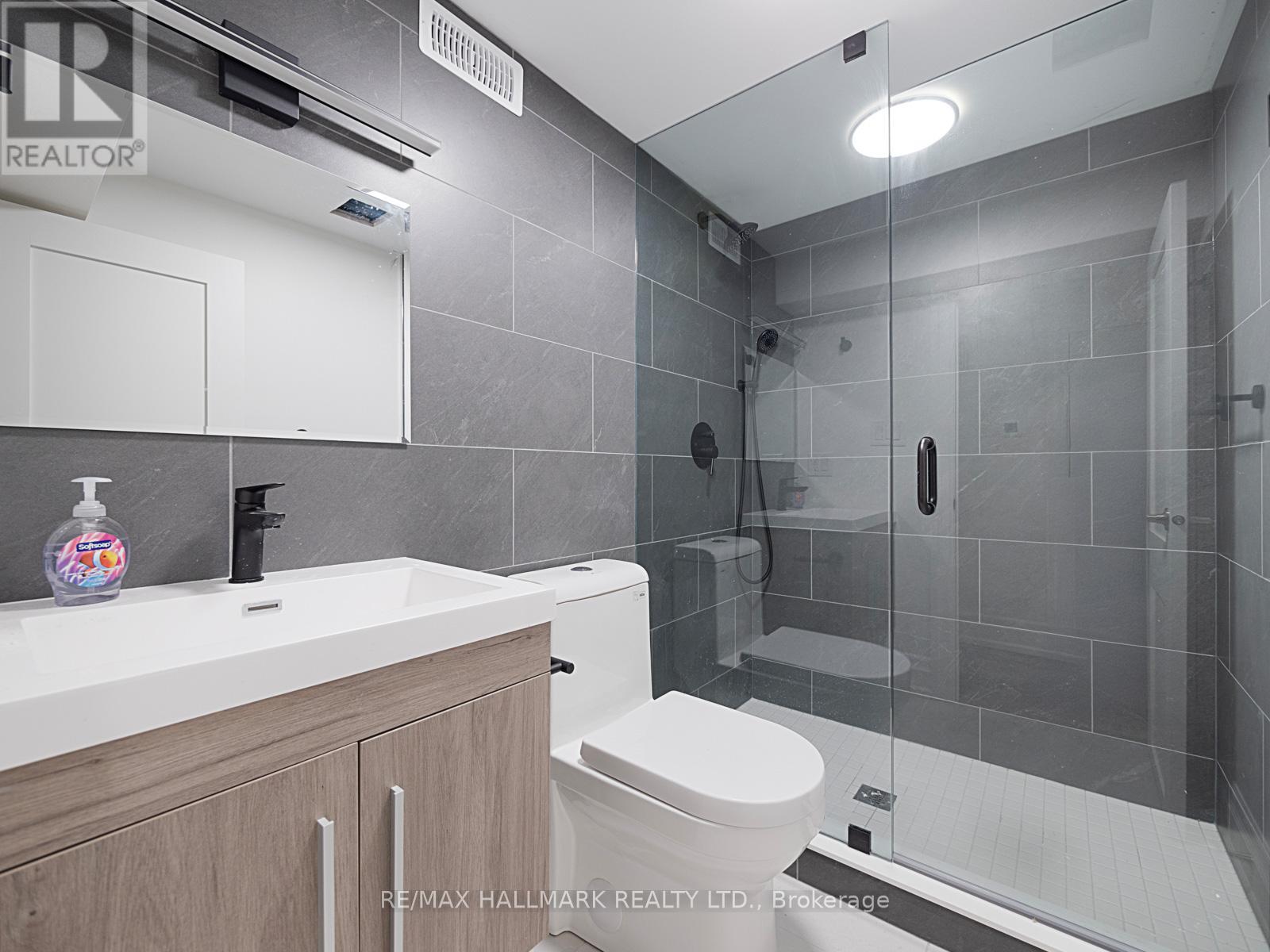 Lower Level - 547 Indian Road, Toronto, Ontario  M6P 2B9 - Photo 13 - W12142403