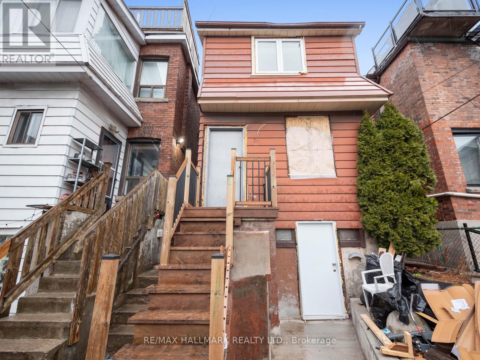 Lower Level - 547 Indian Road, Toronto, Ontario  M6P 2B9 - Photo 14 - W12142403