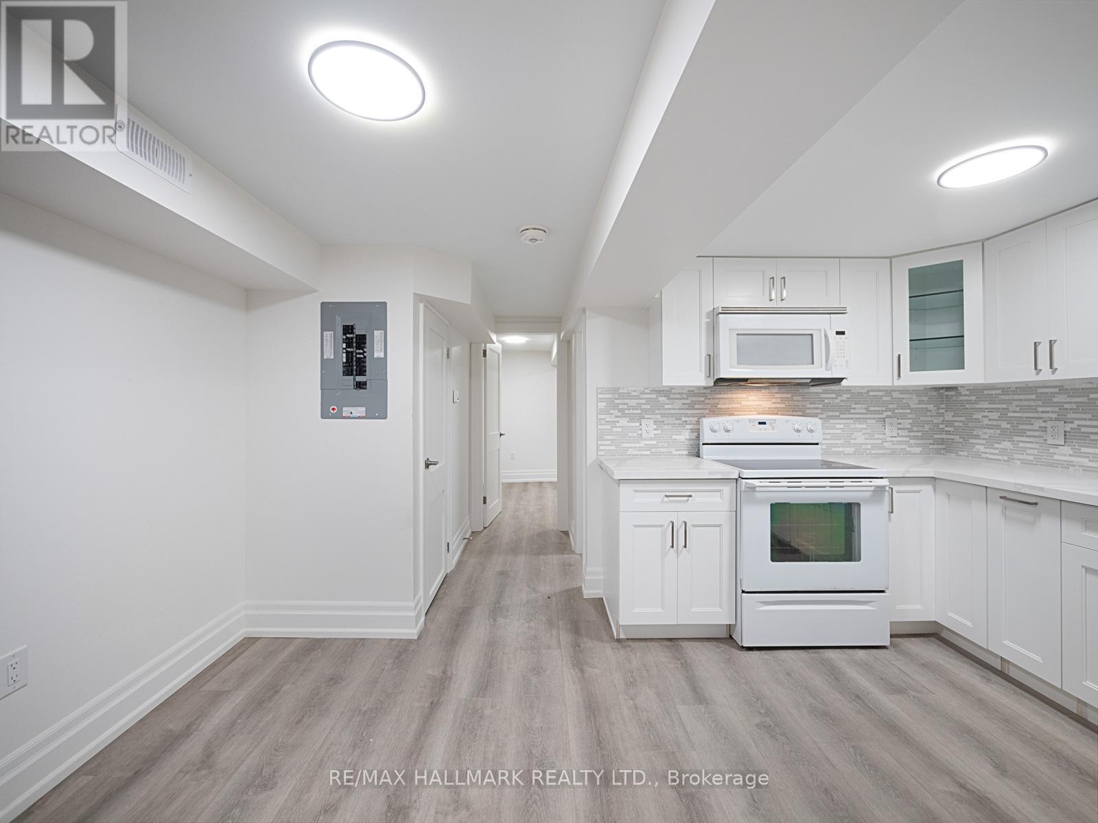 Lower Level - 547 Indian Road, Toronto, Ontario  M6P 2B9 - Photo 5 - W12142403