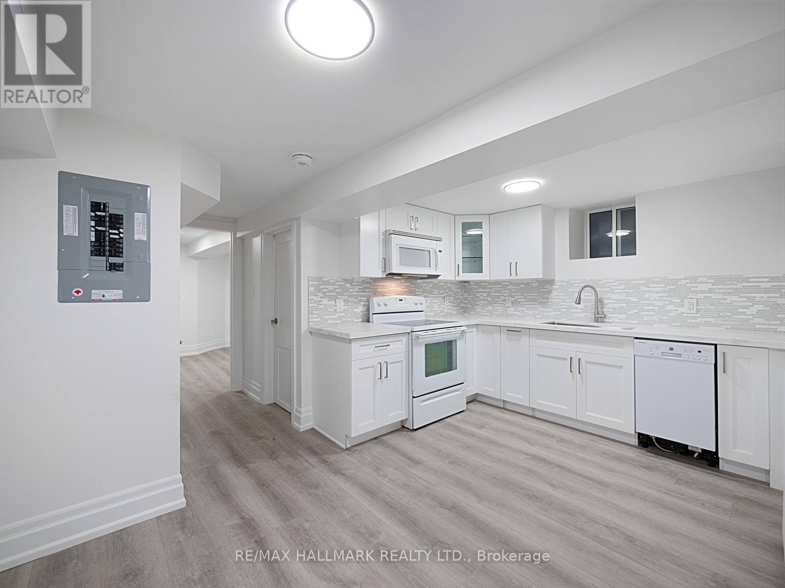 Lower Level - 547 Indian Road, Toronto, Ontario  M6P 2B9 - Photo 6 - W12142403