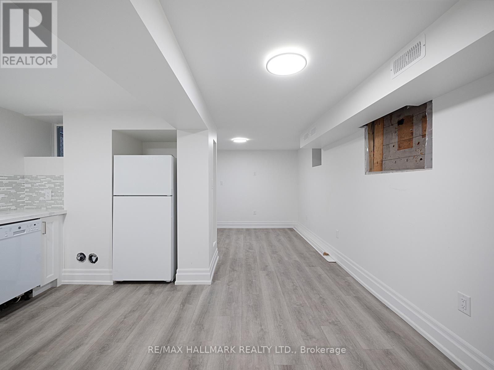 Lower Level - 547 Indian Road, Toronto, Ontario  M6P 2B9 - Photo 9 - W12142403