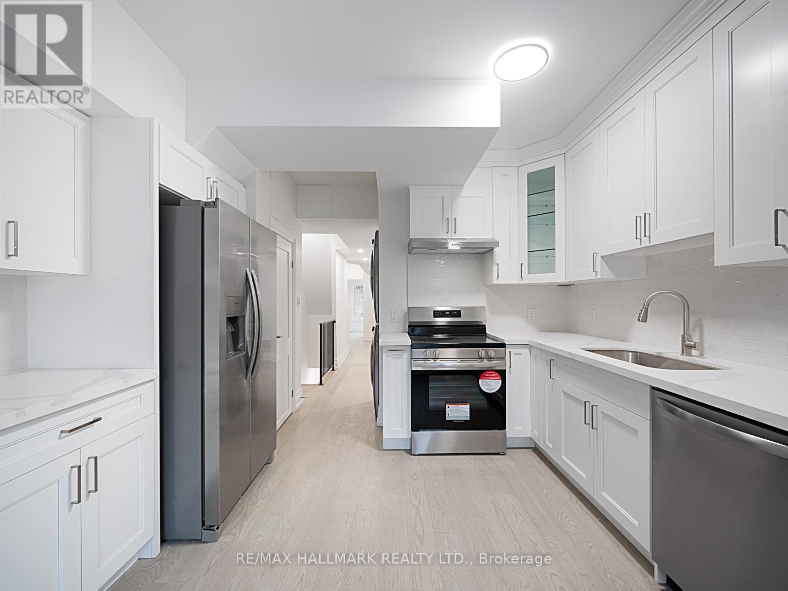 Upper - 547 Indian Road, Toronto, Ontario  M6P 2B9 - Photo 12 - W12142406
