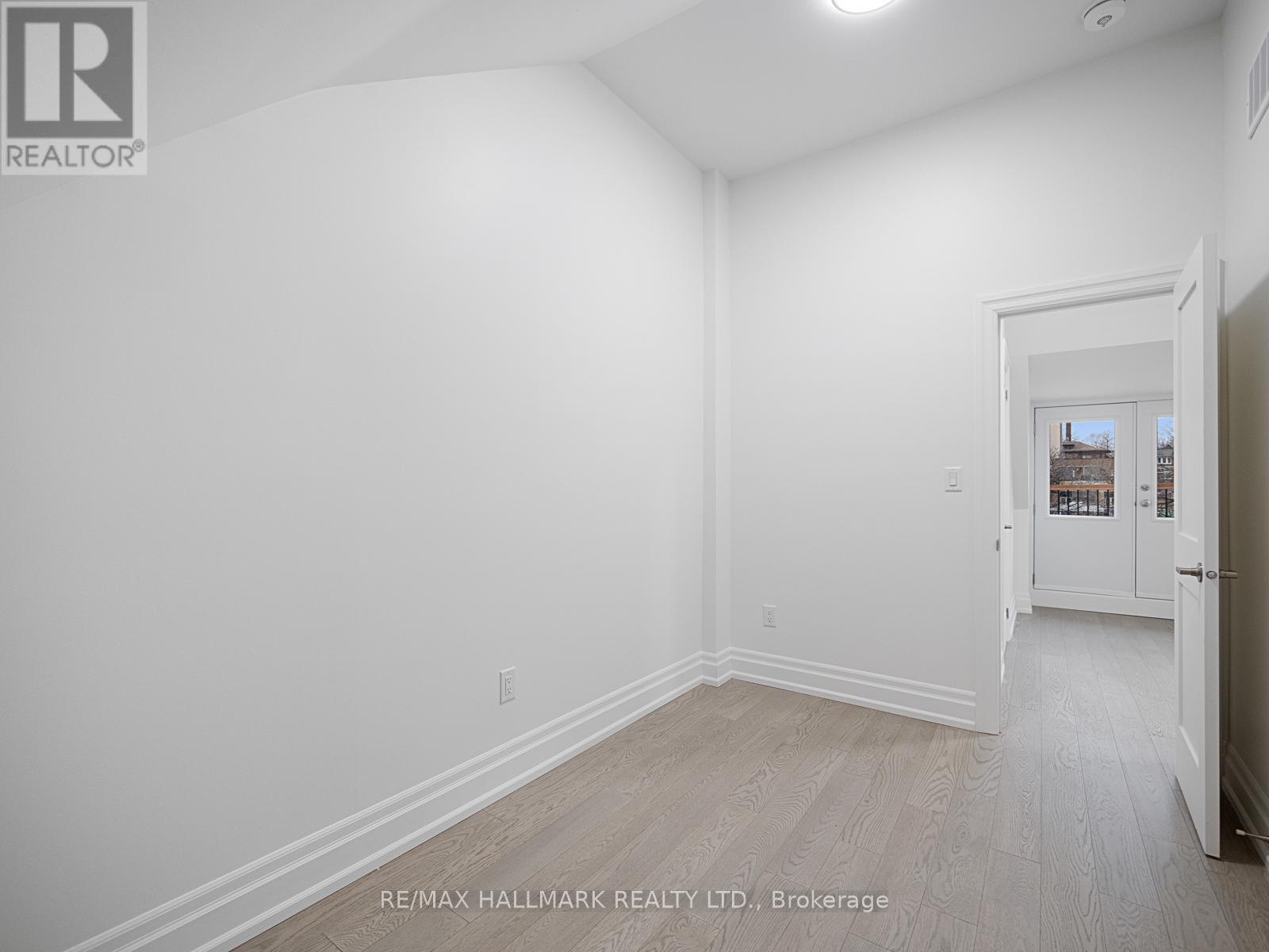 Upper - 547 Indian Road, Toronto, Ontario  M6P 2B9 - Photo 28 - W12142406