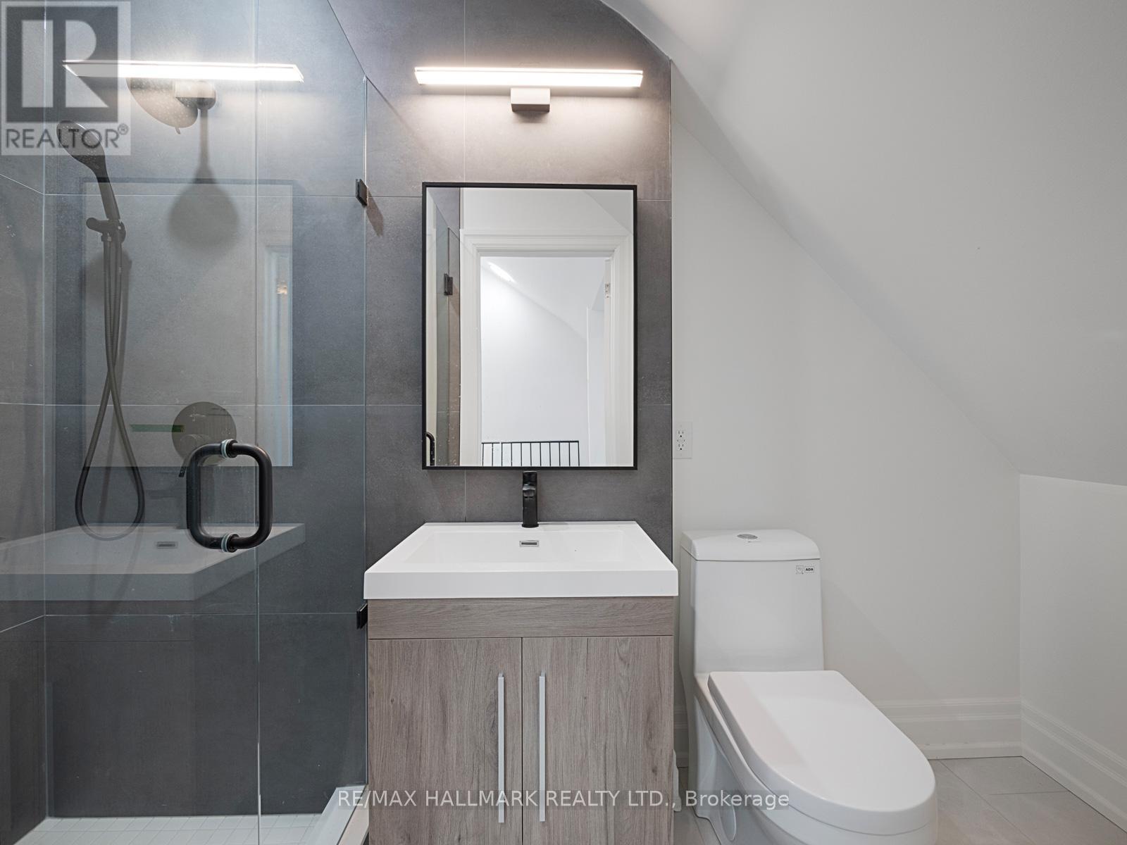 Upper - 547 Indian Road, Toronto, Ontario  M6P 2B9 - Photo 29 - W12142406