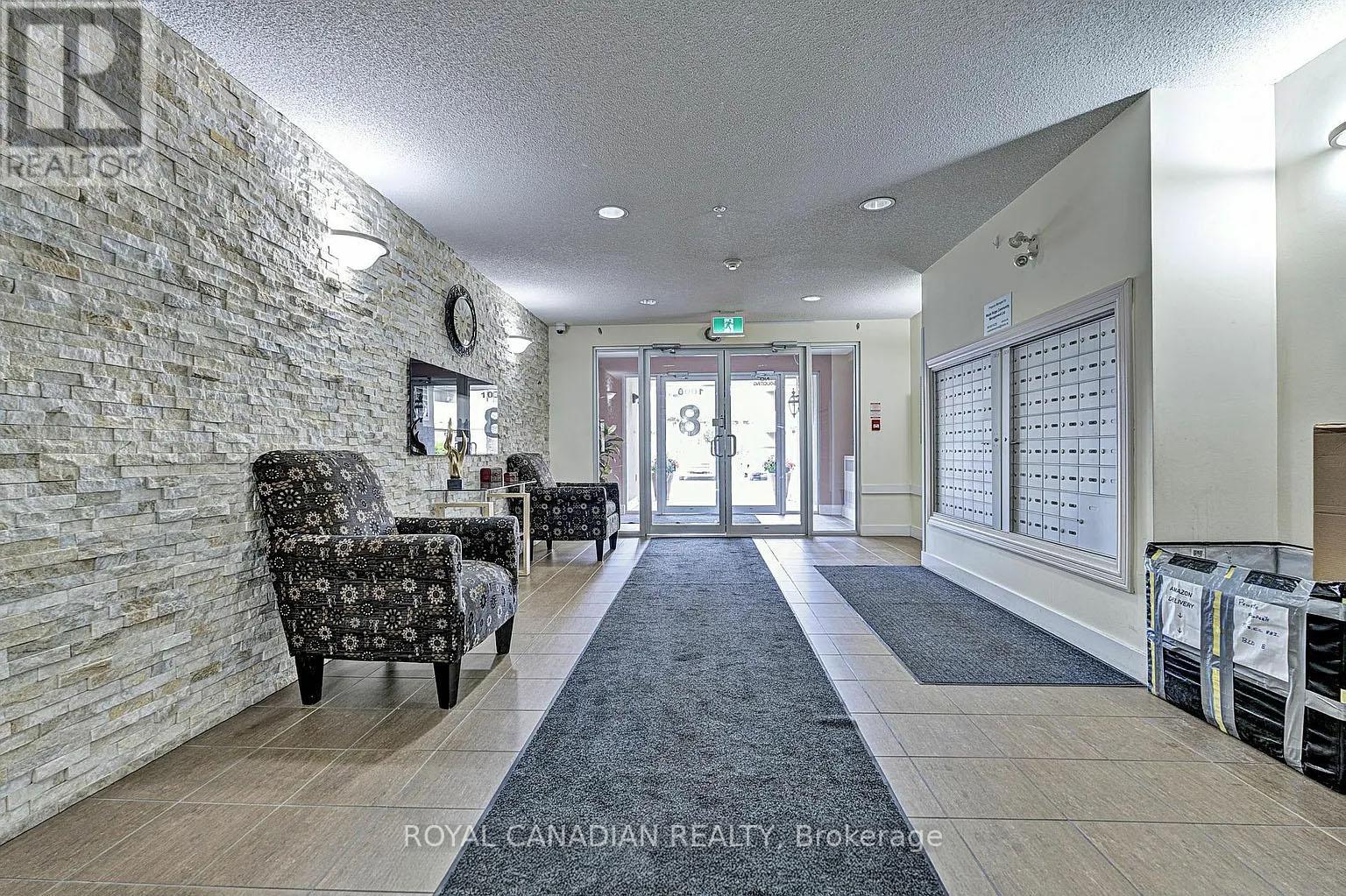 1403 - 8 Dayspring Circle, Brampton, Ontario  L6P 2Z7 - Photo 4 - W12142430