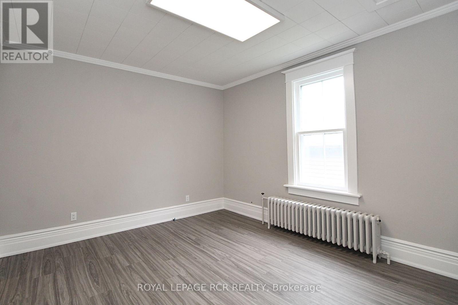 69 King Street W, Caledon, Ontario  L7E 1A2 - Photo 10 - W12142450
