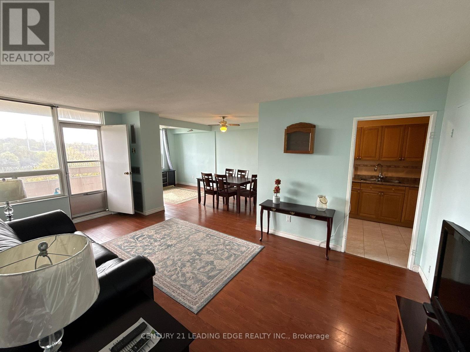 815 - 20 Edgecliff Golfway, Toronto, Ontario  M3C 3A4 - Photo 4 - C12142497