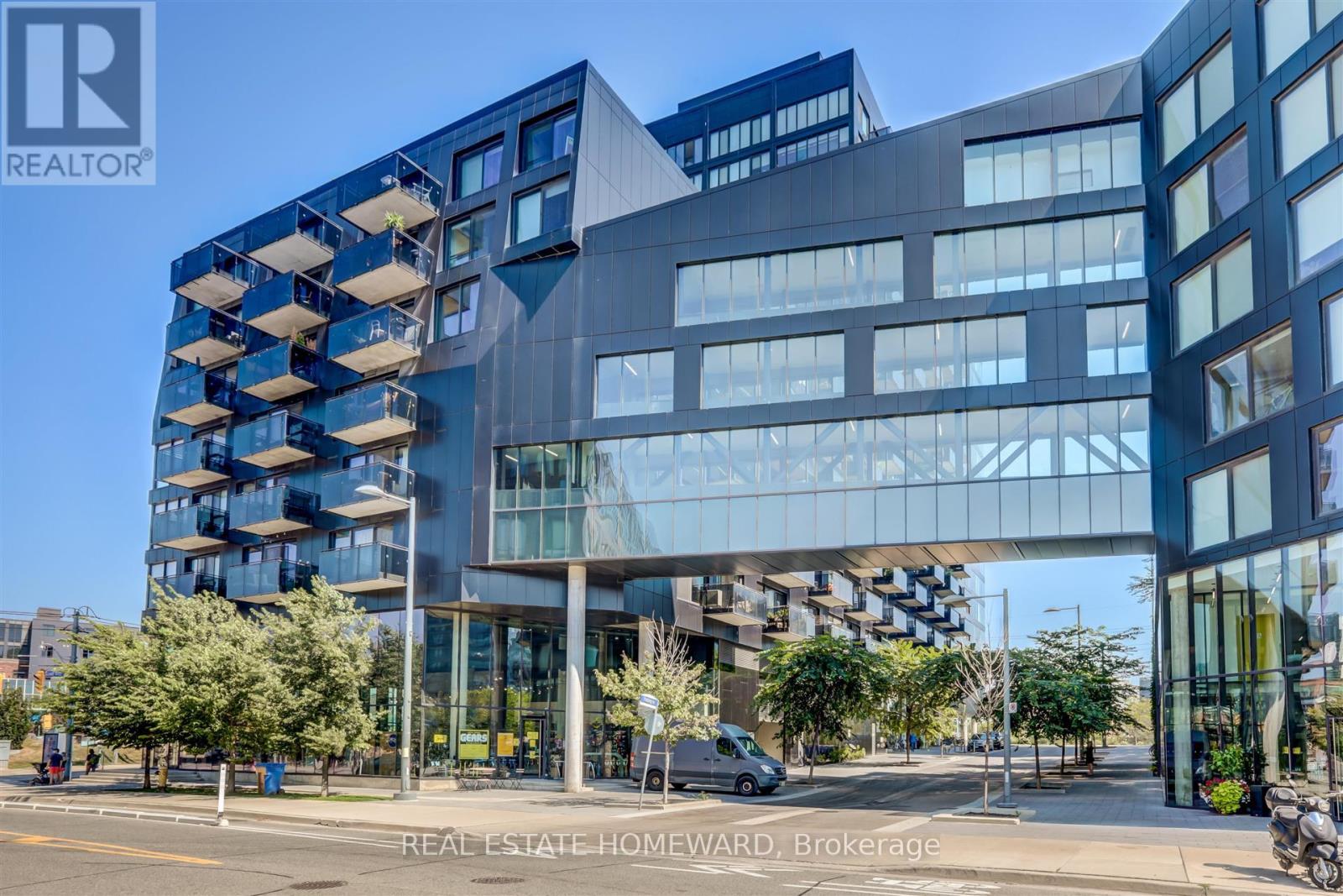 817 - 51 TROLLEY CRESCENT, Toronto, Ontario