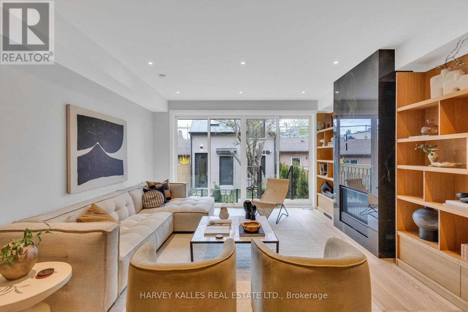 444 Roxton Road, Toronto, Ontario  M6G 3R4 - Photo 12 - C12142512