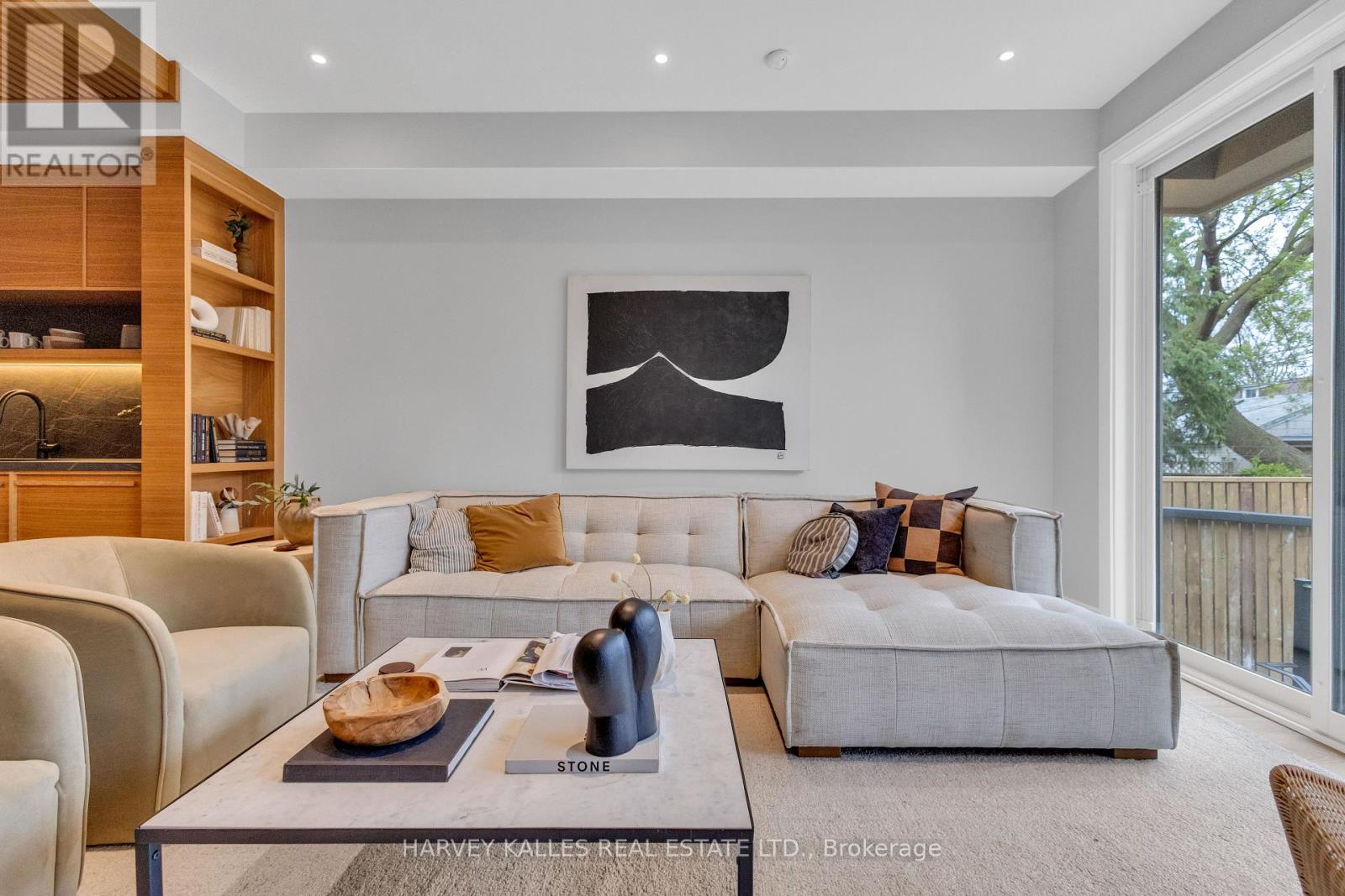 444 Roxton Road, Toronto, Ontario  M6G 3R4 - Photo 13 - C12142512